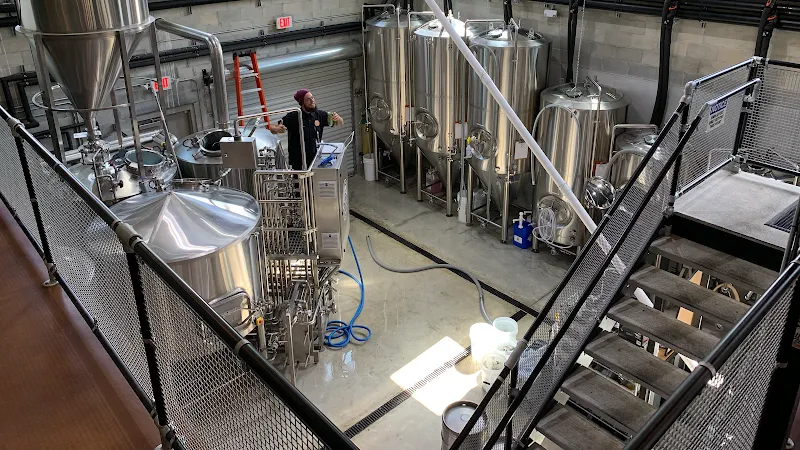 Suncreek Brewery - Bar in Clermont