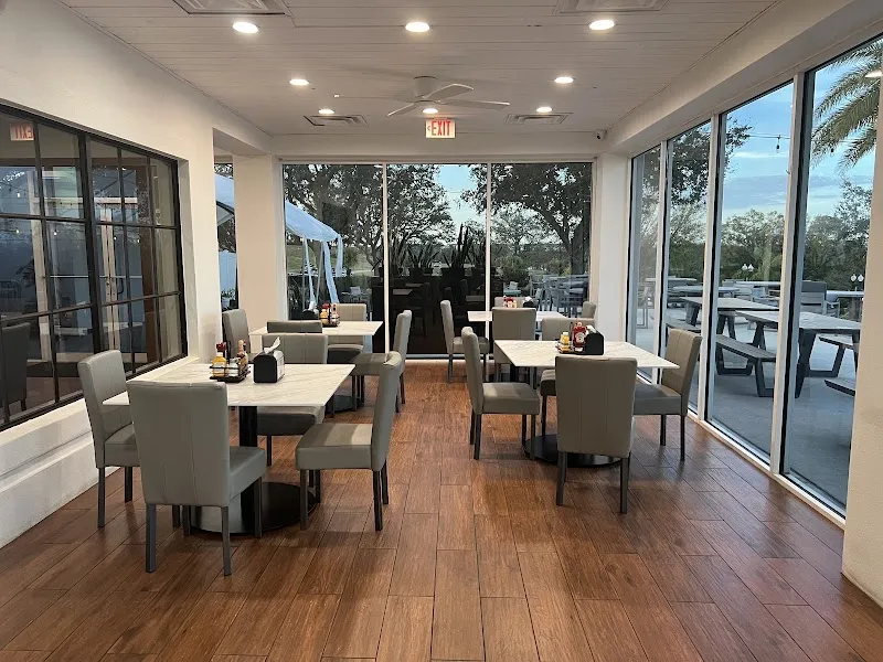 View Restaurant Clermont